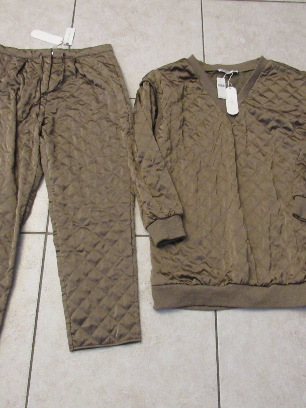 Anthropologie x Flat White Quilted V-Neck Long Sleeve Pullover & pant size M